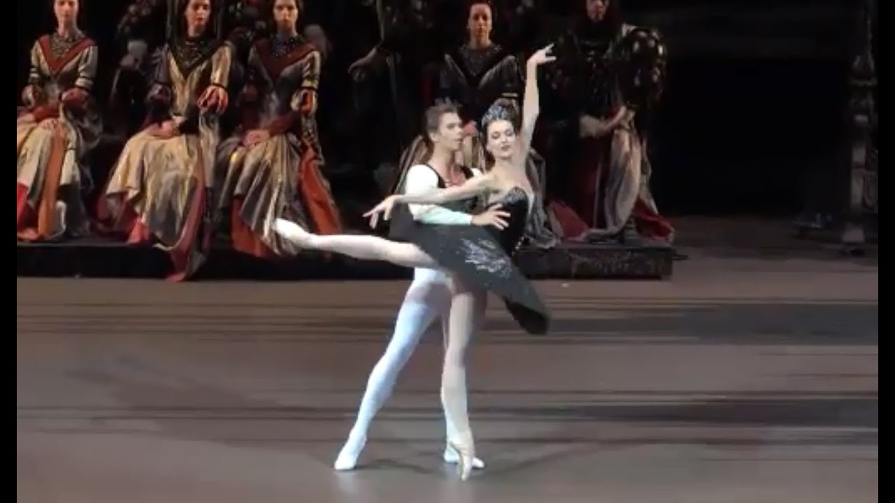 白鳥の湖」黒鳥のパ・ド・ドゥ、ステパーノワ＆オフチャレンコ 