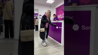 Страшное происшествие на ПВЗ    #прикол #вайлдберриз #ии #падение #упала