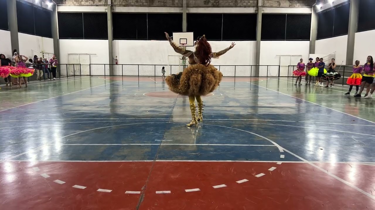 Apresentação da Rainha da Diversidade 