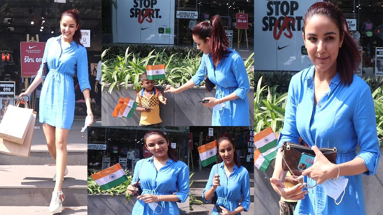 Jasmin Bhasin Snapped At Nike Store | Jasmin Bhasin | Raagatv