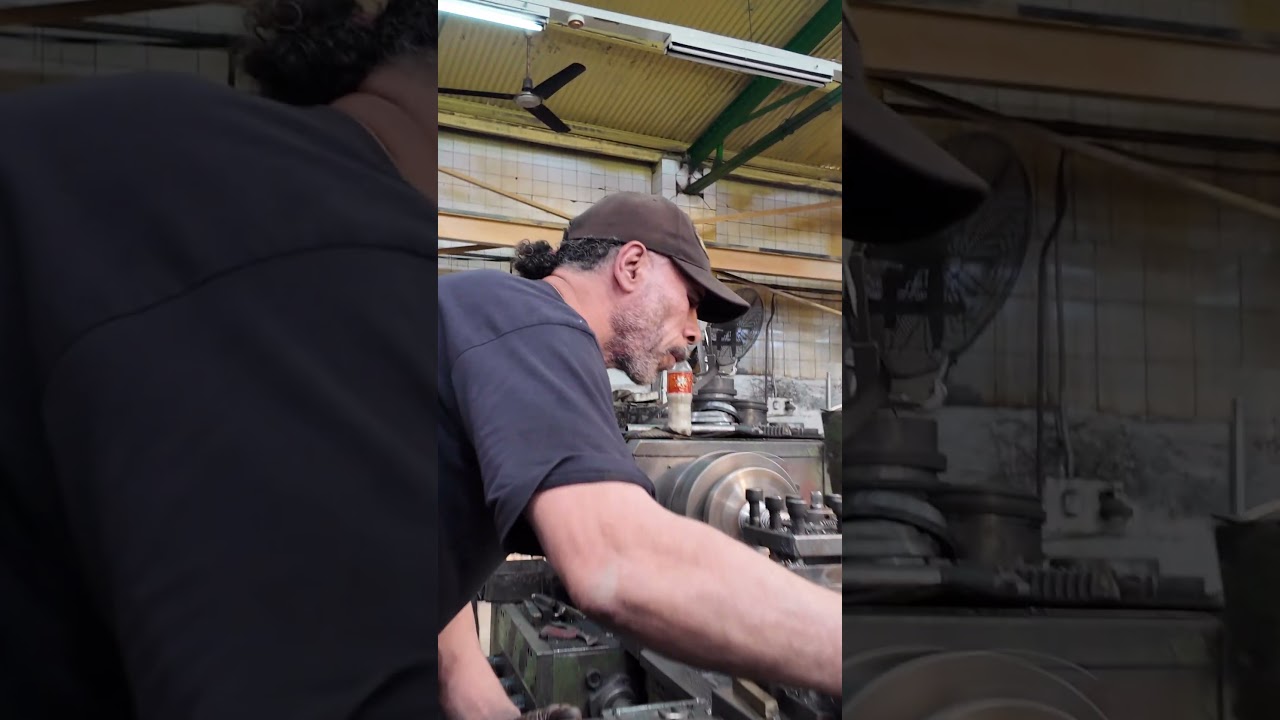 Old school screw cutting on a conventional lathe 🔥