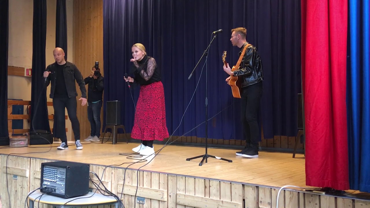 Alexandra Rotan og Keiino på Råholt skole