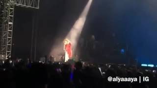 Selena gomez cries on stage during her revival tour in jakarta
indonesia