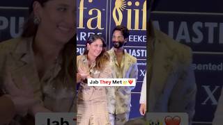 Kareena Hugs Shahid At Iifa Event