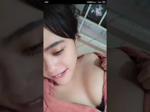 Bigo Live pamer dada mulus,menit ke3 keliatan putingnya720p