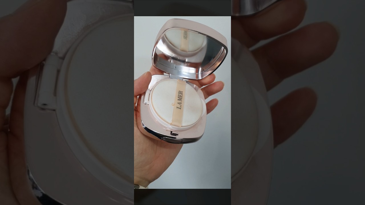 La Mer the Luminous Lifting Cushion Foundation 