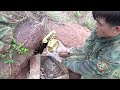 Treasure Hunters Group Found 1 Old Wooden Chest With Lots of Valuables Violent Venom Attacks Hunters