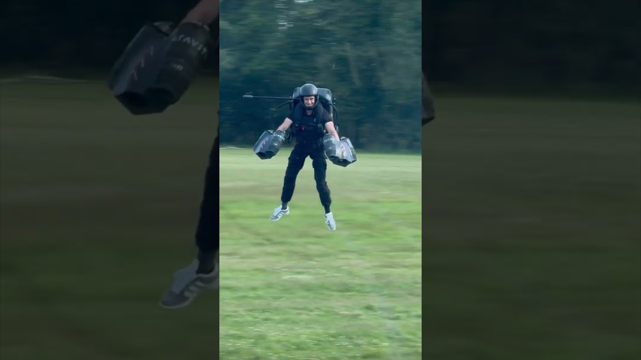 Jet Suit Vs Heli flight. Heveningham Concours #jetsuit #takeongravity