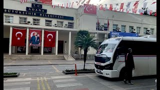 Adana Büyükşehir Belediyesi Önünde \