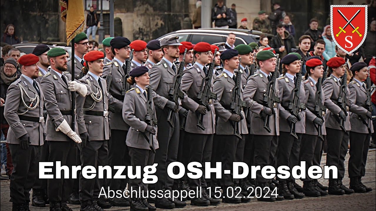 Ehrenzug der Offizierschule des Heeres (OSH Dresden) beim Abschlussappell - Bundeswehr Parade