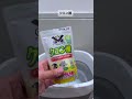 シャワーの水があちこち飛ぶ時は汚れが原因かも💦クエン酸と重曹でシュワシュワ掃除!放置して流すだけで、シャワーヘッドがスッキリ。 水の向きも整いやすくなる簡単お掃除です。