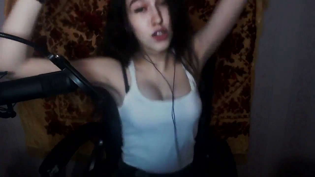 Амарант стримерша. Sadkir twitch. Катя emillsdtray. Стримы девушек. Катя emillsdtray.