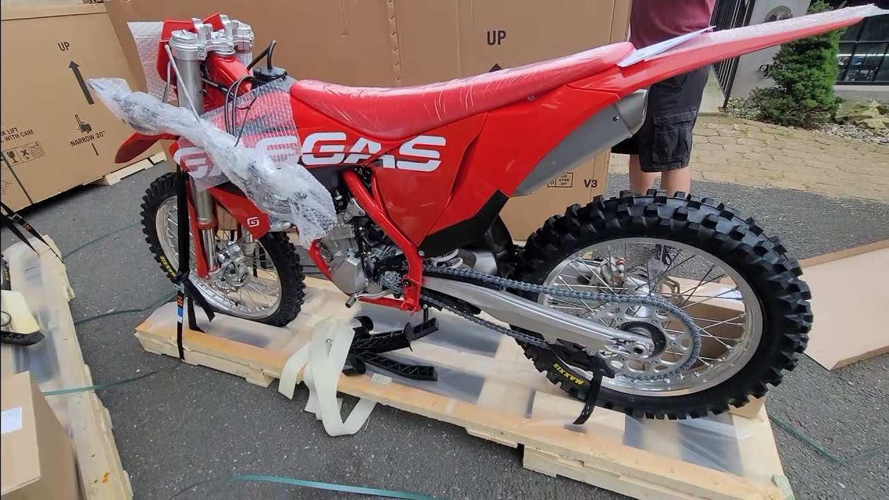 UNCRATING THE 2023 GASGAS MC450 AND SNEAK PEAK INCLUDING THE WORLDS uncrating-the-2023-gasgas-mc450-and-sneak-peak-including-the-worlds