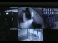 Extrañas figuras estáticas en cámaras de vigilancia de una nave industrial (vídeo)