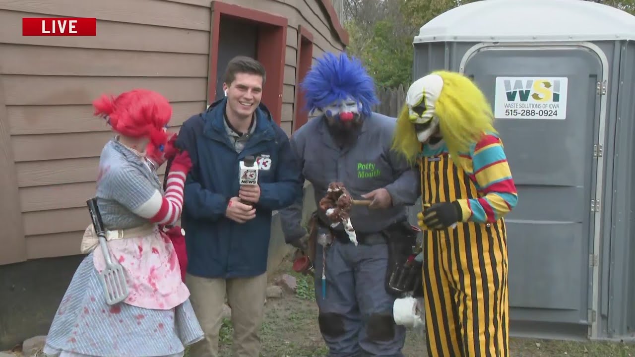 Scare actor fun at Sleepy Hollow Haunted Scream Park