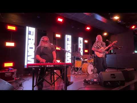 Umeå Live - From "Feel I'm Losing You"