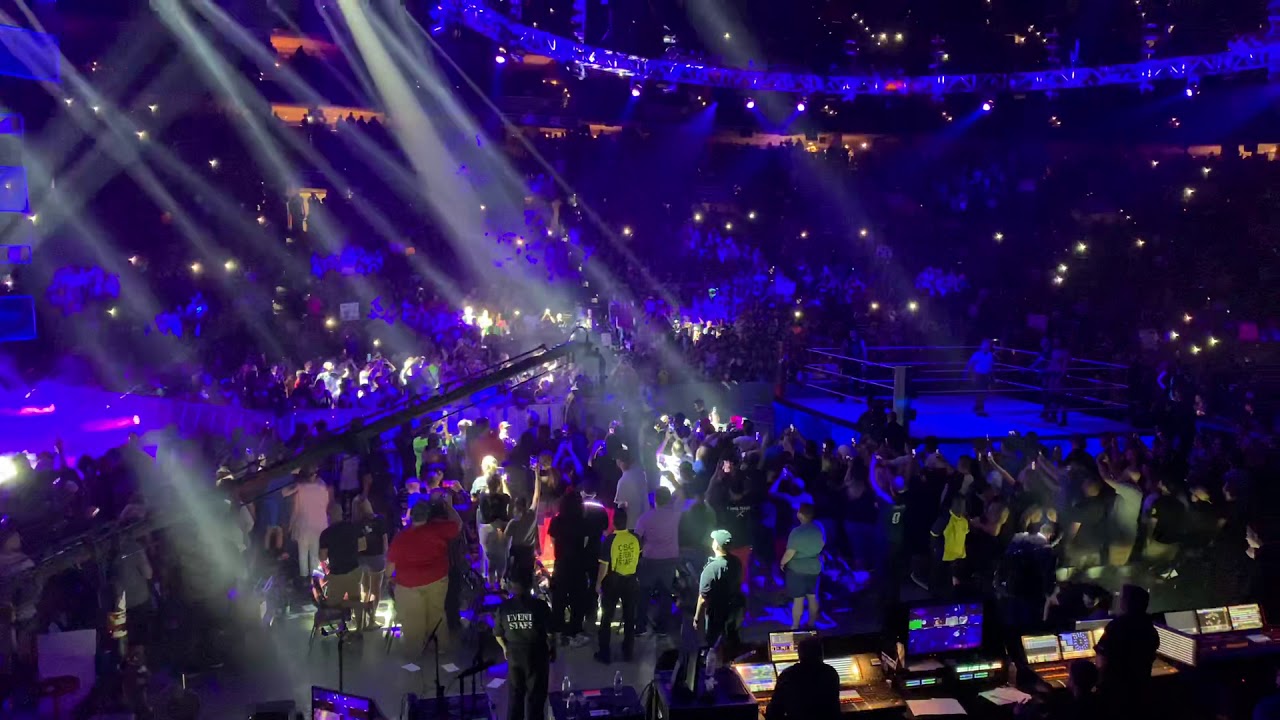 UNDERTAKER RETURNS TO WWE PHILLY AFTER 10 YEARS. (LIVE) - YouTube
