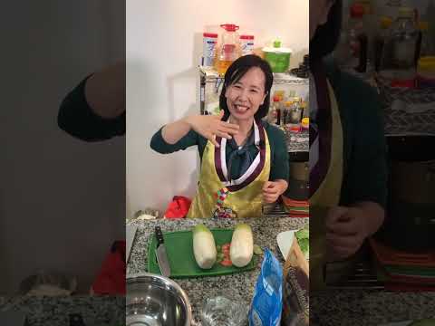 K-food: Dongchimi 동치미-kimchi de nabo en caldo