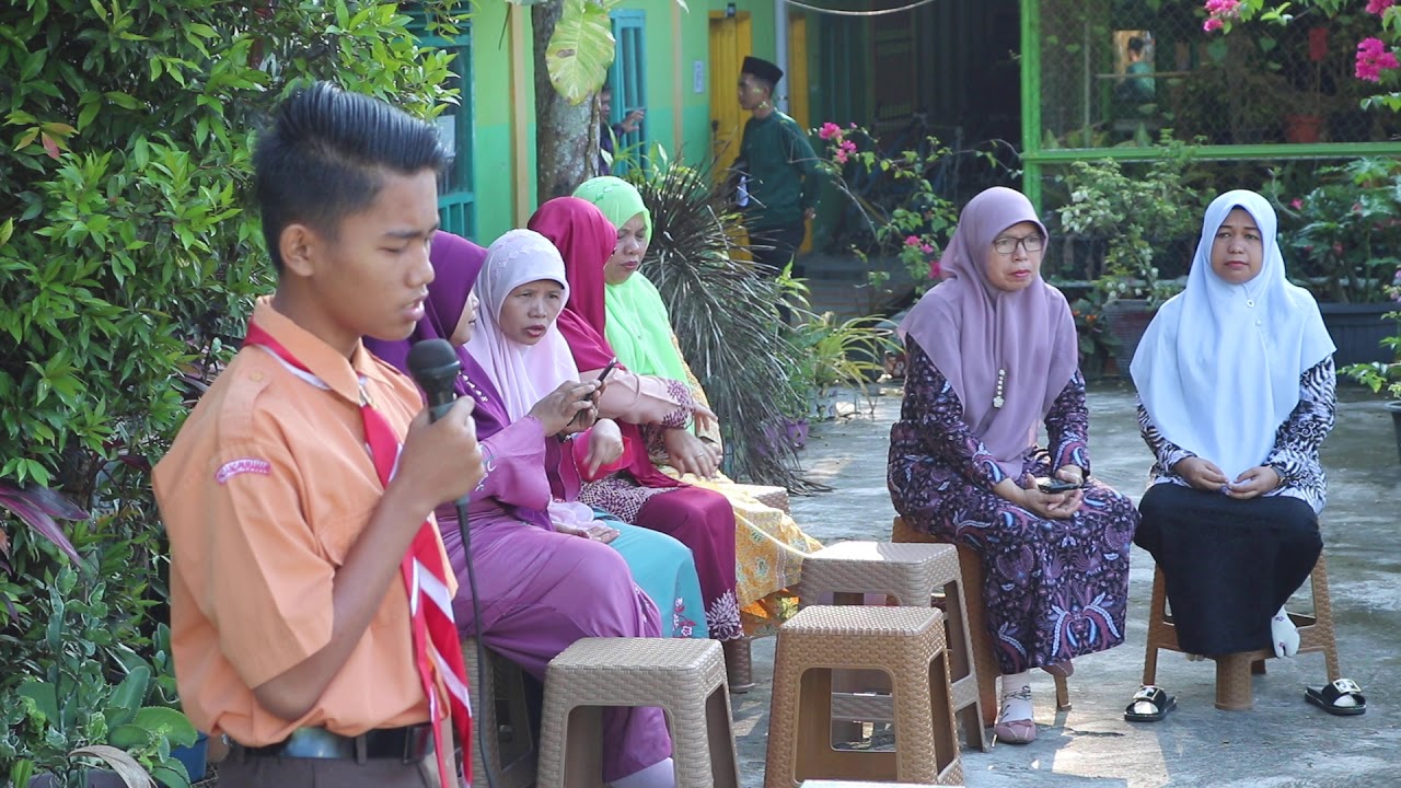 Surah Annaziat - YouTube