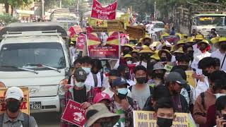 DVB - ပြည်မြို့က ကျောင်းသားသမဂ္ဂအဖွဲ့ CDM မလုပ်တဲ့ ဋ္ဌာနတွေရှေ့ကိုသွားပြီး စည်းရုံးခဲ့