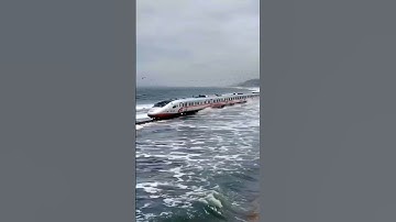 Toekomstige treinen die door water glijden? 🌊🚄 De mooiste rit die je ooit zult maken!" #reizen #v...