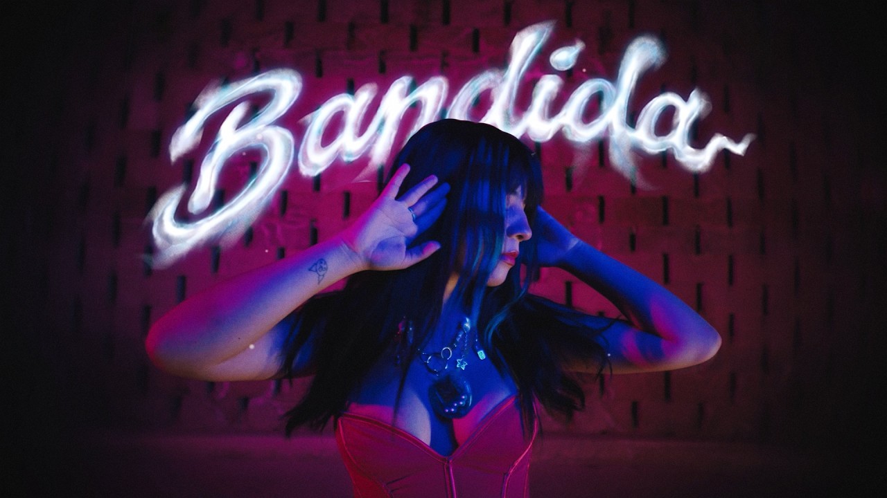 Watch Emi Blue - BANDIDA (Visualizer Oficial) on YouTube Watch Emi Blue - BANDIDA (Visualizer Oficial) on YouTube