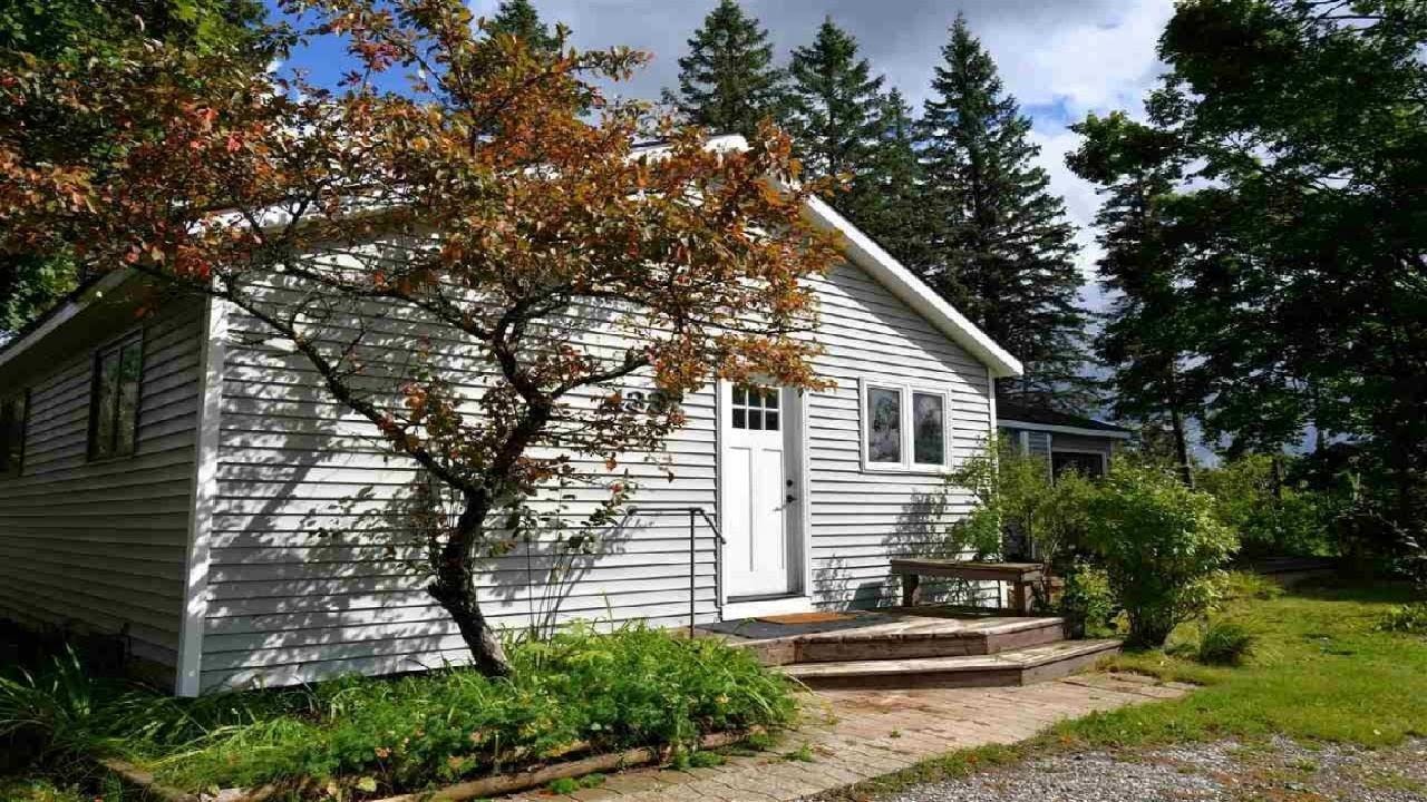 4337 HIGH, ODEN, MI Presented by Lynn Robinson.