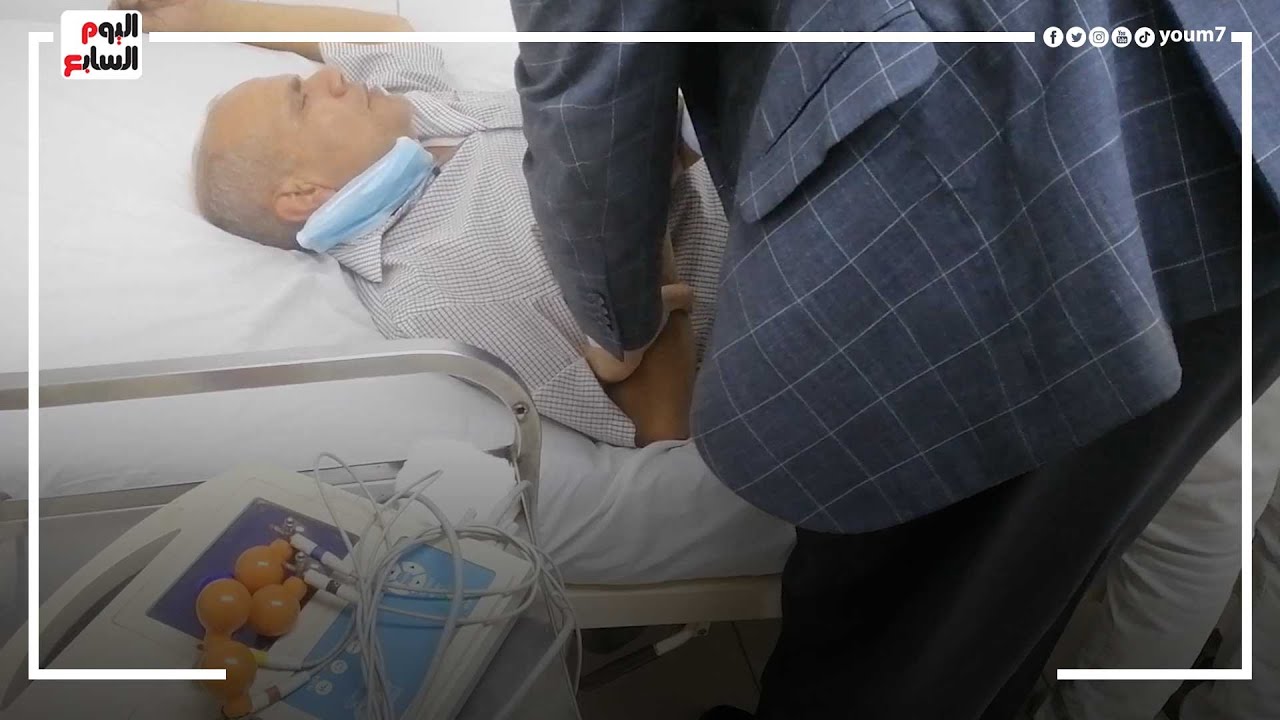 صورة فيديو : مشهد مؤلم ممرض واقعة "السجود للكلب" فاقد الوعي