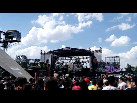 Chetes - Completamente (Vive Latino 2016)