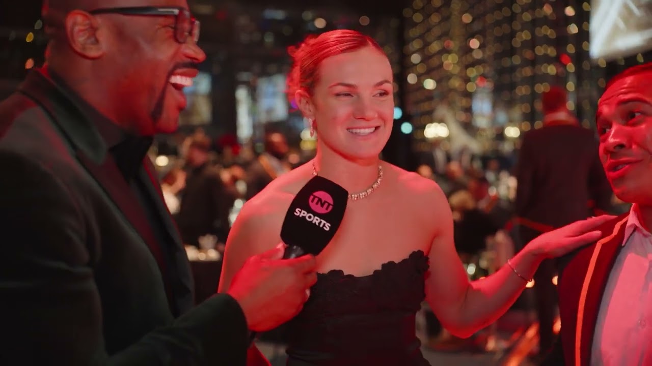 Ellie Kildunne wins World Player of the Year