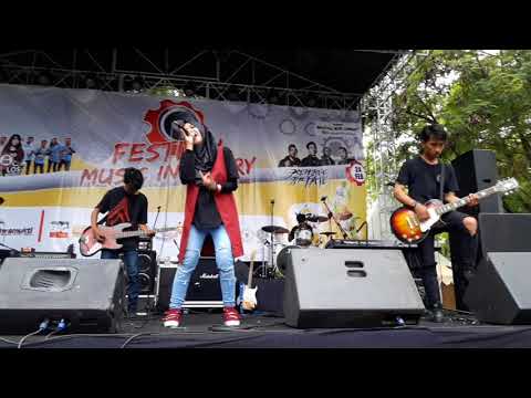 kotak---terbang-cover-mafiakids-(-live-in-festival-music-industry-)
