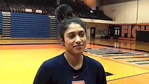 Illinois Volleyball Player Spotlight: Jennifer Bel...