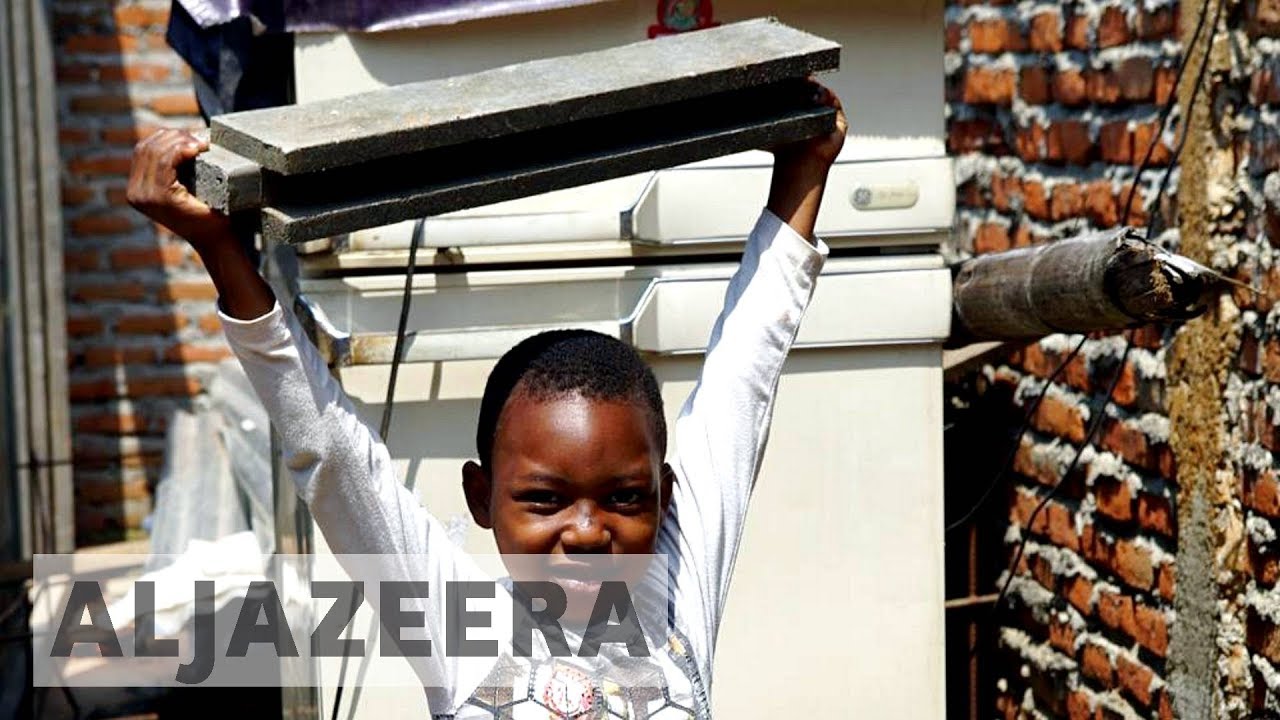 Constructive systems from recycled plastic, Closing the cycle of plastic with social impact