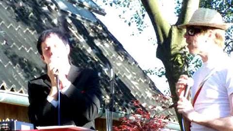 Felix Kubin: "There is a Garden" (duet with Momus) / "Hello"