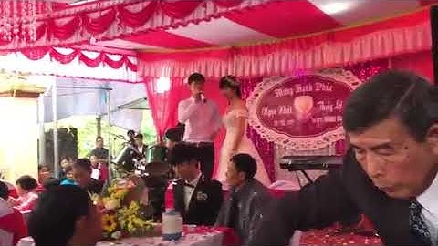 Chàng trai hát Trái Tim Bên Lề trong đám cưới người yêu cũ và cái kết