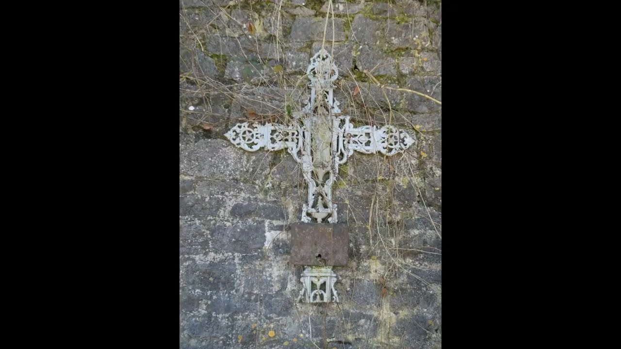 Archive mur écroulé cimetière de Bouvignes Dinant #cemetery #dinant