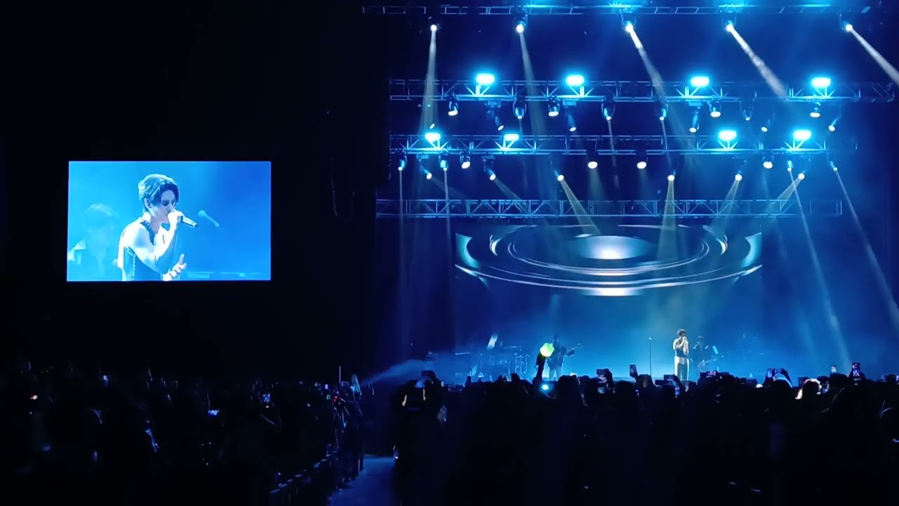 Jeff Satur 'Por Amarte Así (Cristian Castro)' in Mexico City