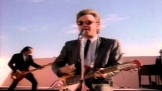 Video-Miniaturansicht von „Huey Lewis & The News - Perfect World (1988, USA # 3, Enhanced)“