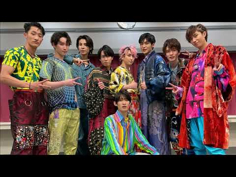 Snow Manが「#スノホリ ファッションショー」を開催！ 新曲「Dangerholic」衣装のポイントを語る