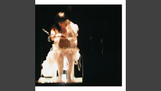 Video thumbnail of "Björk - Cocoon (Live)"