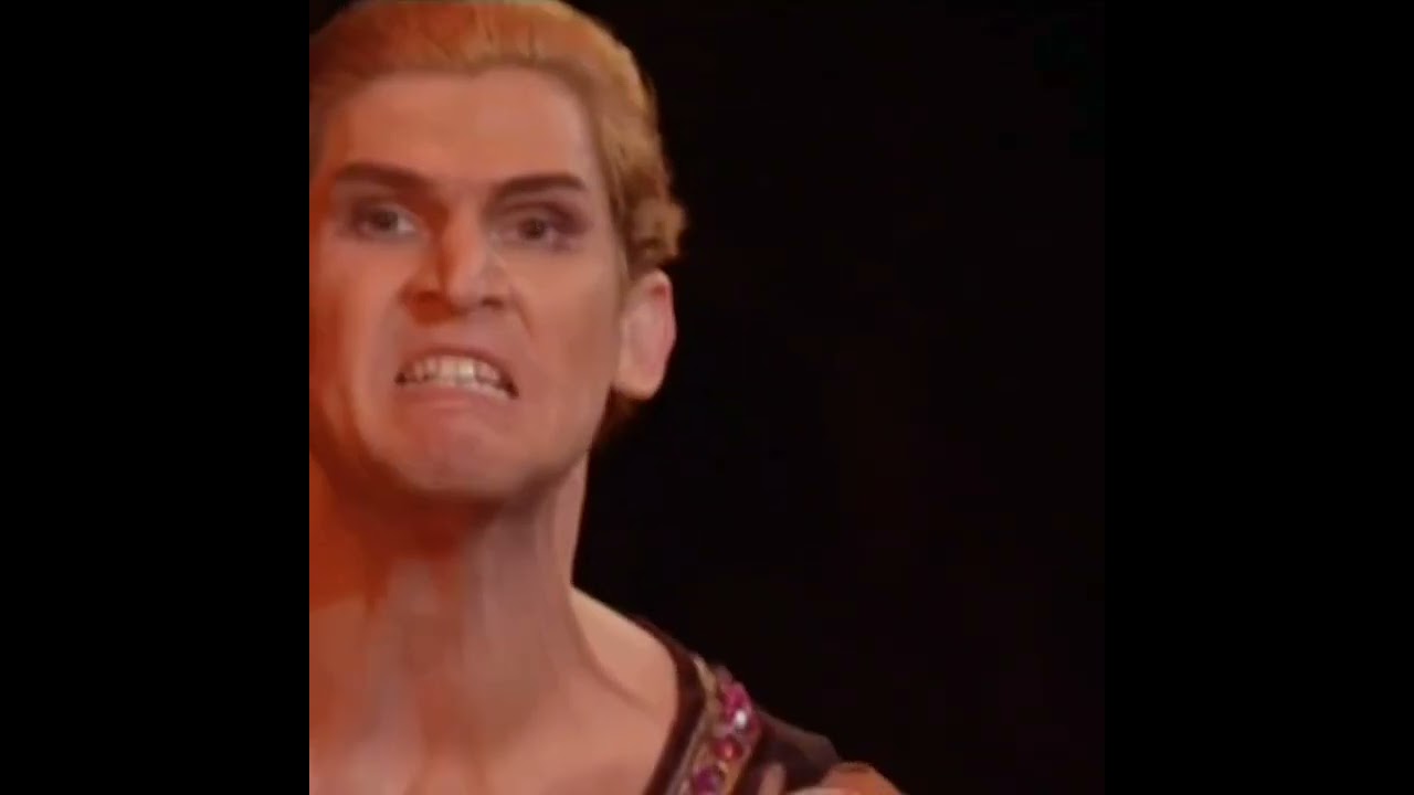 Томас Сухотин слушает музыку Giulio Caccini & Vladimir Vavilov...