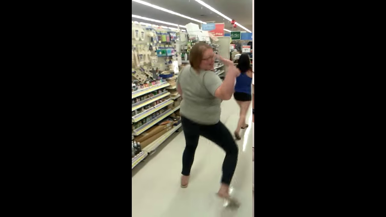 Crazy Ass White Girl Twerking In Walmart Youtube
