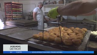 Detroit bakery prepares for Paczki Day