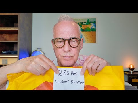SOMEONE LEFT THIS AT MY FRONT DOOR - MICHAEL BARRYMORE VLOGS