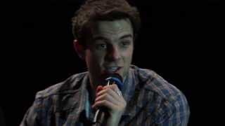 Setor VIP : : Nathaniel Buzolic durante coletiva em São Paulo (II).