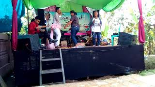 Kejadian lucu di atas panggung