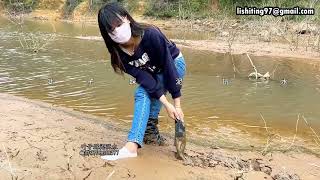 299期Exploring The Mudflats Of A Large Reservoir, Boots Got Stuck In The Mud.