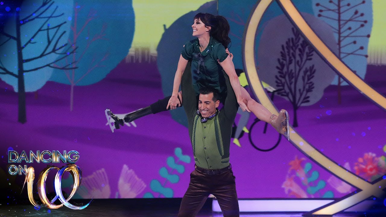 Week 2: Stef and Andy skate to Baby Give It Up by KC & The Sunshine Band | Dancing On Ice 2022