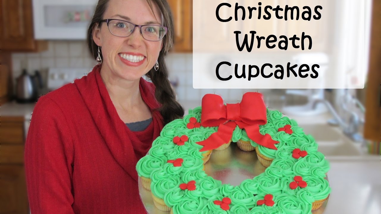 Christmas Wreath Pull-Apart Cupcake Cake | Sweetwater Cakes - YouTube