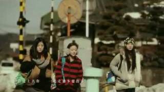 Cantonese pop song girl singer Hotcha - 三個人在途上Three people on the way